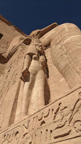 Abu Simbel Ramses II outside