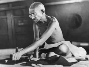 Mahatma Gandhi: The Life And Legacy Of A Global Icon ✉️ 3 003 gandhi